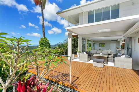 Hilltop Rainforest Retreat - NT Tourism 0
