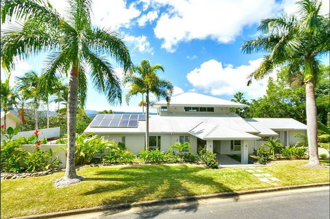 Hilltop Rainforest Retreat - NT Tourism 2