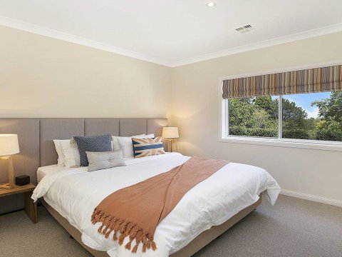 Hillview Cottage - Classic Country Comfort And Charm - Accommodation NT 2