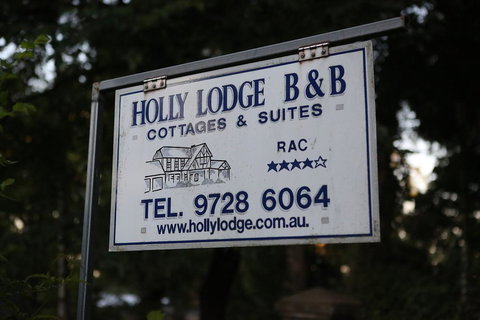 Holly Lodge - Accommodation NT 1