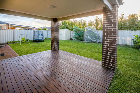 Homely Getaways In Central Pakenham - Pet Friendly - Accommodation NT 2