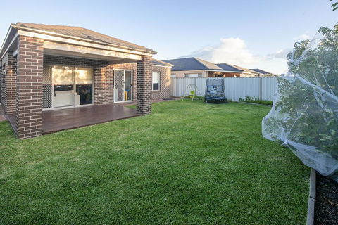 Homely Getaways In Central Pakenham - Pet Friendly - Accommodation NT 1