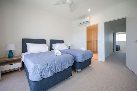 HomePlus - Lakeview Morden Townhouse - Accommodation NT 1