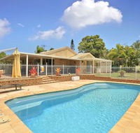Hook Wine and Sinker Hervey Bay - NT Tourism