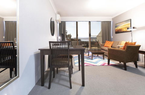 Horizons 418 - Lake Jindabyne Waterfront - NT Tourism 3