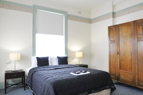 Hotel Gosford - Accommodation NT 2
