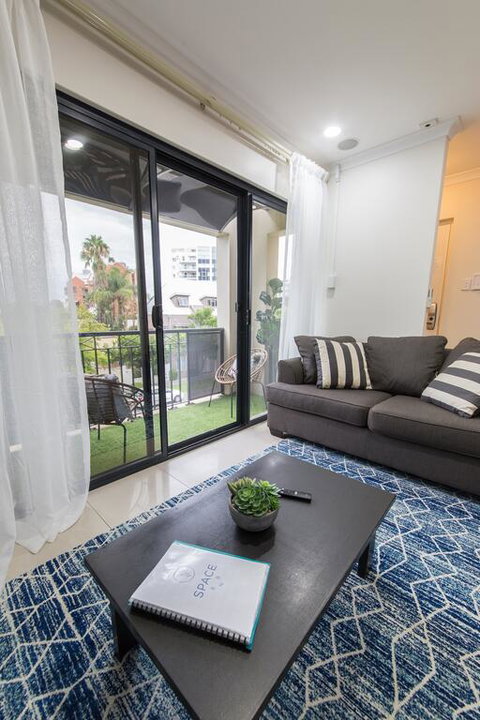 ISOLATION READY!! Super Size Me!! Top Location. Isolation Ready. Sanitised. Free CAT Bus, Pool, Gym And Everything At Your Finge - Accommodation NT 3