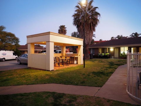 Jacaranda Holiday Units - Accommodation NT 2