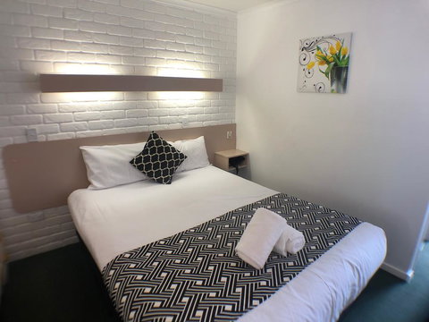 Jacaranda Place Motor Inn - Accommodation NT 2