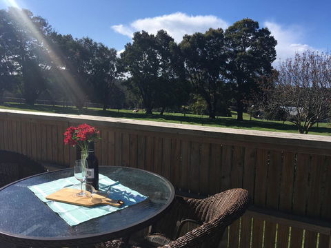 Jacaranda Retreat. Refreshing, Recharge, Relax ! - NT Tourism 0