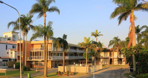 Jadran Motel & El Jays Holiday Lodge - NT Tourism 0