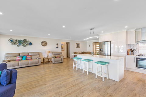 Kalimna Lakeside Living - NT Tourism 3