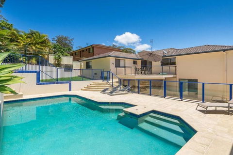 Kallaroo, 3 Kallaroo Street- Great House With Views, Pool, WIFI And Aircon - NT Tourism 2