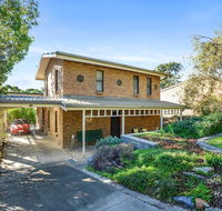 Kestrel Lodge Port Willunga - NT Tourism