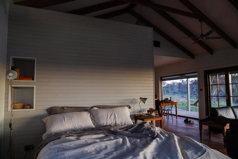 Kestrel Nest EcoHut - Accommodation NT 2