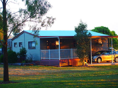 Killarney View Cabins And Caravan Park - Accommodation NT 0
