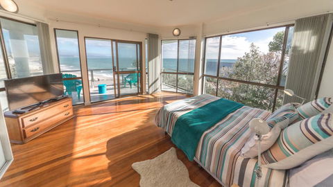 King Of North Bay - 103 Gold Coast Drive - NT Tourism 1
