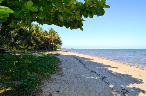 Kurrimine Beach Huts - NT Tourism 1