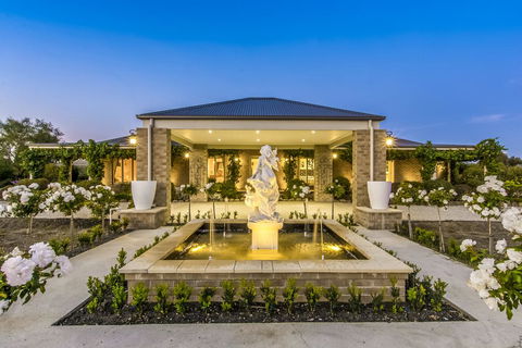 La Bella Vita - NT Tourism 0