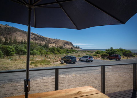 Lady Bay Getaway - 12 Lady Bay, Normanville - Accommodation NT 1