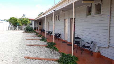 Lake Bolac Motel - NT Tourism 1