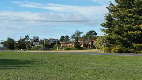 Lake Bolac Motel - NT Tourism 0