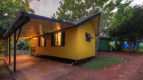 Lake Eacham Tourist Park & Cabins - Accommodation NT 2