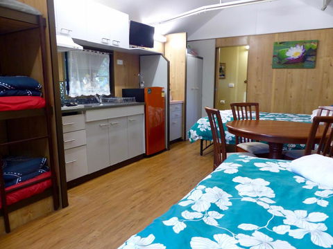 Lake Eacham Tourist Park & Cabins - Accommodation NT 0