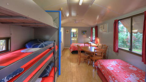 Lake Eacham Tourist Park & Cabins - Accommodation NT 1