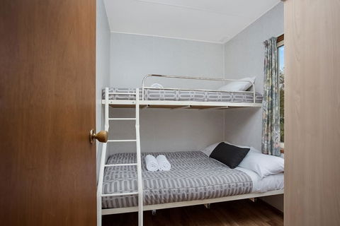 Lake Hamilton Motor Village And Caravan Park - Accommodation NT 2