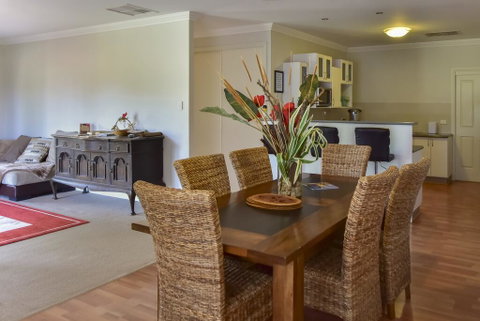 Lake Tyrrell Accommodation LTA - NT Tourism 1