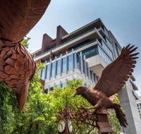 Lake views Central CBD location//FREE WIFINETFLIX - NT Tourism