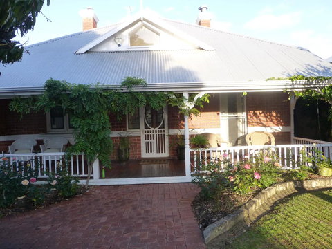 Lakeside Bed & Breakfast - Accommodation NT 3