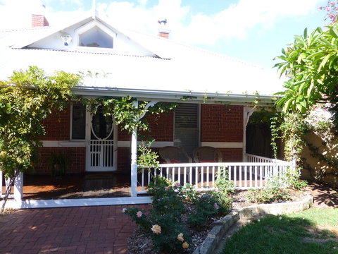 Lakeside Bed & Breakfast - Accommodation NT 1
