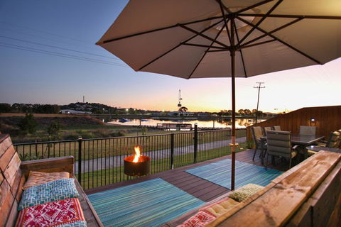 Lakeside Deck House - Accommodation NT 0