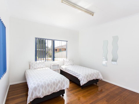 Lakeside Retreat - Accommodation NT 1