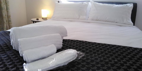 Lakeside Retreat & Business - Accommodation NT 2