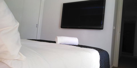 Lakeside Retreat & Business - Accommodation NT 1