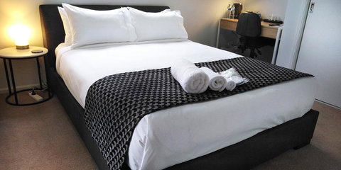 Lakeside Retreat & Business - Accommodation NT 0