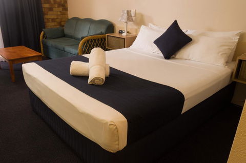 Lancaster Court Motel - NT Tourism 0