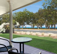 Large family waterfront home with room for a boat - Welsby Pde Bongaree - Accommodation NT