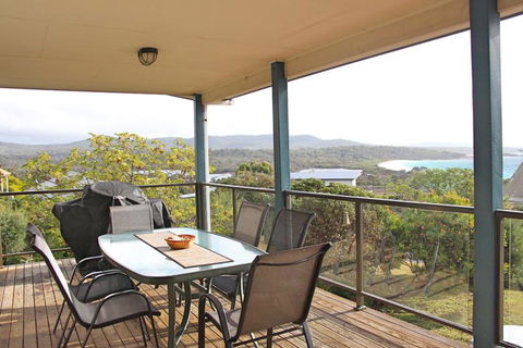 Lazy Wave Beach House - NT Tourism 0