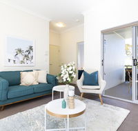 Light bright and spacious unit close to beaches - Accommodation NT