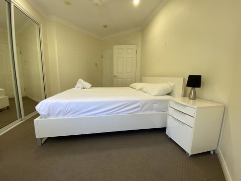 Lighthouse Apartments On The Strand - Accommodation NT 2