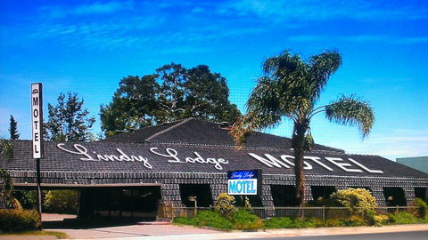 Lindy Lodge Motel - NT Tourism 0