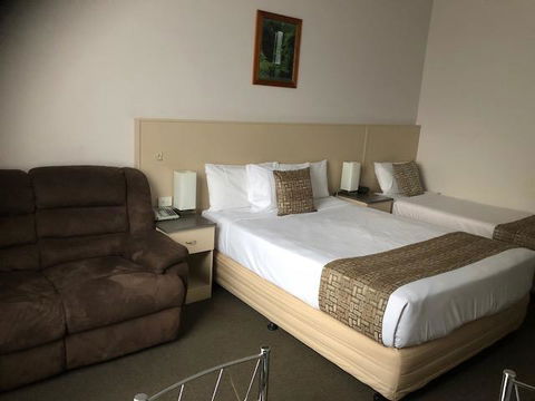 Lindy Lodge Motel - NT Tourism 1