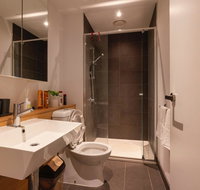 LUXE 2B apartment fully furnished with pool and gym - Accommodation NT