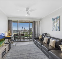Luxurious harbour view apartment steps from city - Accommodation NT