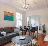 Luxurious Heritage Home with Harbour Bridge Views - Accommodation NT
