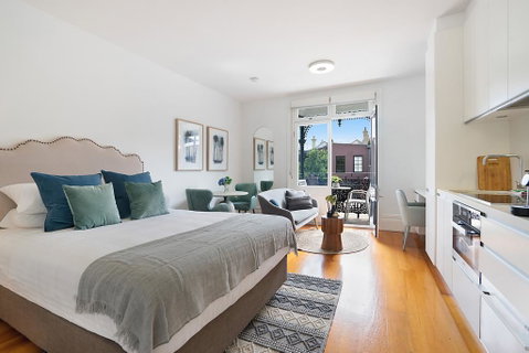 Luxurious Light-filled Studio In Winning Location - NT Tourism 1